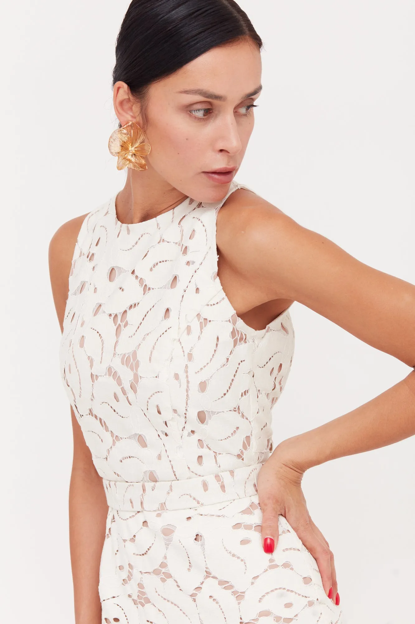 YEMA White Lace Open Back Midi Wedding Dress